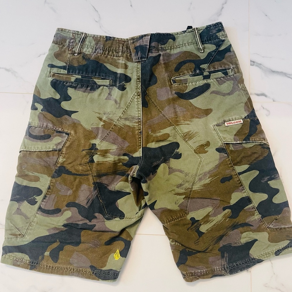 VOLCOM - scout cargo shorts - rip stop camo